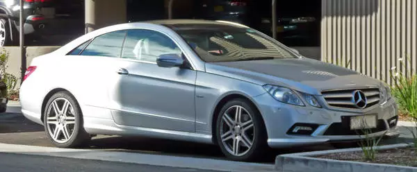Mercedes-Benz E 250 1.8dm3 benzyna 207 L347M0 NZAAA412